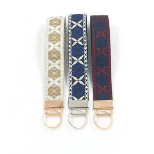 Tres correas de muñeca de estilo étnico con bordado jacquard de 25 mm y anillos de metal