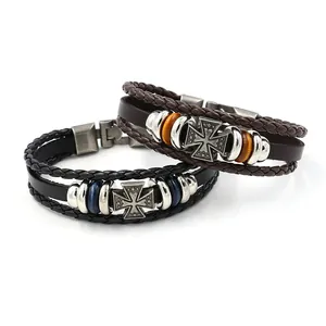 Bracelet punk multi-rangs en cuir tressé avec croix vintage en noir et marron foncé
