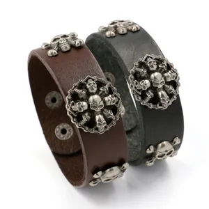 Bracelet Large en Cuir Punk Vintage pour Hommes Décoration de Crâne en Alliage Rétro Fermeture à Pression Réglable Style Gothique Rock
