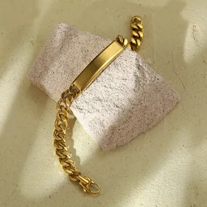 18K vergoldetes Panzerarmband aus Titanstahl mit gravierbarer Metallplatte