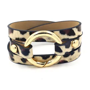 Damen Leopardenmuster Wickelarmband PU Leder Legierung Gold Rundring Schnalle Niet Boho Mode Schmuck Armreif