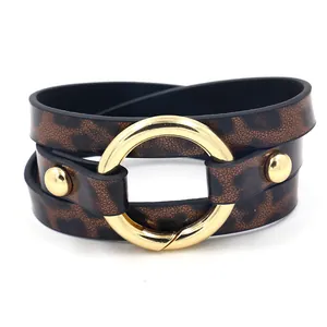 Dreilagiges PU-Lederarmband mit Leopardenmuster und polierter goldener Ringschnalle