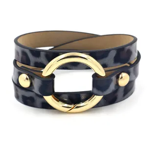 Dreilagiges Wickelarmband mit Leopardenmuster aus PU-Leder und großem goldener Metallring