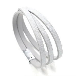 Pulsera de cuero PU multicapa con purpurina plateada y cierre magnético para mujer