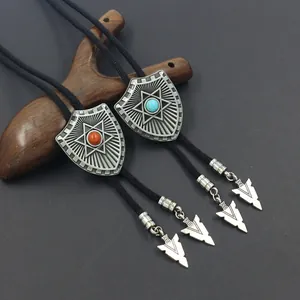 Cravatta bolo vintage western con ciondolo a scudo turchese e corda intrecciata nera