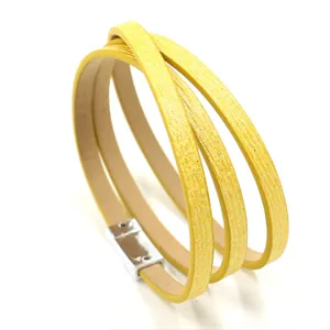 Pulsera multicapa de cuero PU amarillo con purpurina y cierre magnético de plata