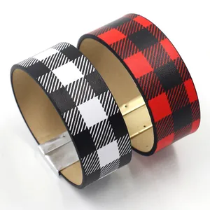 Modisches breites PU-Lederarmband mit klassischen rot-schwarzen Karomustern für Damen