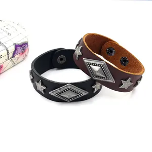 Pulsera de cuero para hombre estilo retro punk con remaches geométricos y estrellas