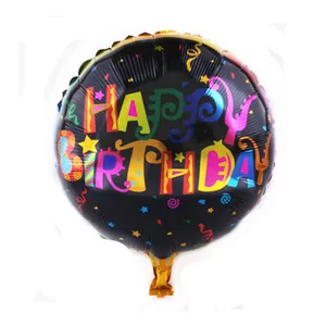 Détail du ballon rond noir 18 pouces avec texte Happy Birthday coloré et motifs étoilés