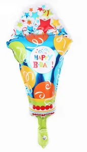 Detail eines blauen Folienballons in Sternform mit Happy B-Day Aufdruck und Metalleffekt