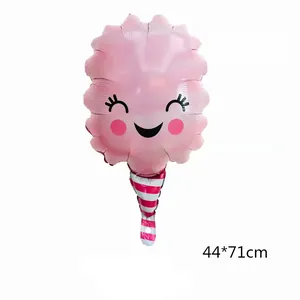 Globo de papel de aluminio de malvavisco rosa con cara y mango de rayas rojas y blancas