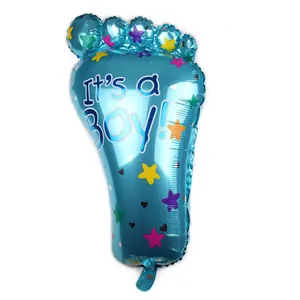 Großer hellblauer Babyfuß Folienballon mit It's a Boy Aufdruck für Geburtstagspartys