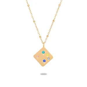 Collier doré en acier inoxydable avec pendentif carré étoile et cristaux multicolores