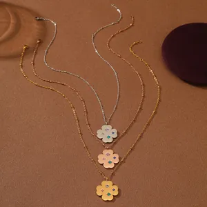 Colliers en acier inoxydable avec pendentifs pétales colorés en or, argent et or rose