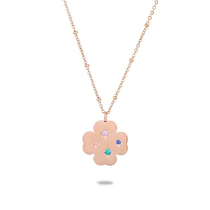 Collier trèfle à quatre feuilles en acier inoxydable or rose avec cristaux colorés étoilés