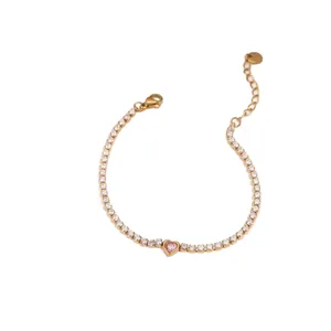 Bracelet tennis plaqué or 18K avec zircon cœur rose et détails en cristal blanc