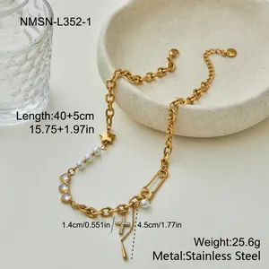 Vue détaillée du collier coeur perle en acier inoxydable avec spécifications