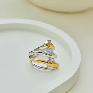 Moderne tweekleurige geometrische ring met artistiek vervlochten lijnen en open ontwerp