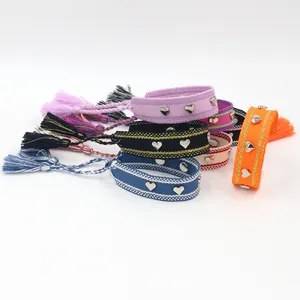 Bracelets bohèmes tissés à la main avec clous cœurs argentés et glands en plusieurs couleurs