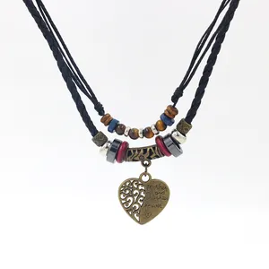 Collier bohème multicouche en cuir avec pendentif cœur et gravure Mother Daughter élégante
