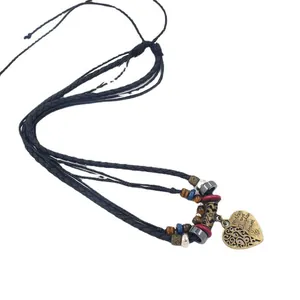 Collier bohème multicouche en cuir avec pendentif cœur gravé Mother and Daughter