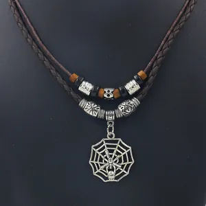 Collar punk vintage con colgante de telaraña y cadenas de cuentas de madera en capas