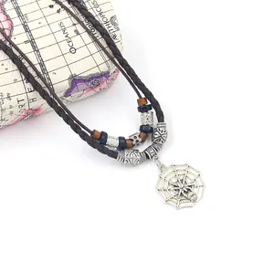 Collar vintage con colgante de telaraña y cordón de cuero trenzado con cuentas de madera