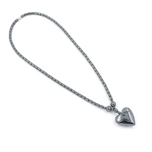 Minimalistische donkergrijze hematiet kralenketting met gepolijste hartvormige hanger