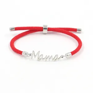 Handgemaakte rode gevlochten armband met zilveren Mama-bedel en verstelbare sluiting