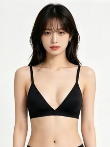 Vue de face du soutien-gorge triangle noir sans couture en tissu extensible et col en V