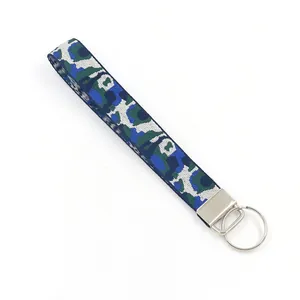 Portachiavi militare in fettuccia mimetica blu con robusto anello in metallo per uomini