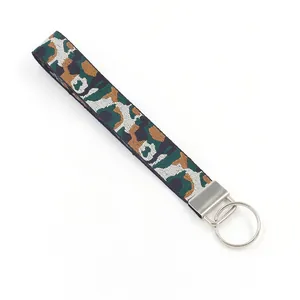 Portachiavi e cinturino in tessuto mimetico militare con anello in metallo argento lucido