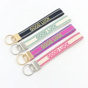 Vierer-Set Nylon-Schlüsselanhänger mit Good Luck Stickerei und robusten Metallringen