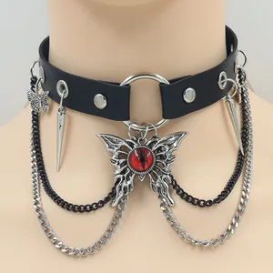 Choker papillon gothique punk en cuir PU noir avec chaînes argentées et pierre rouge