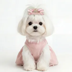 Schattige roze huisdierjurk set met bijpassende haarstrik voor kleine honden en puppy's