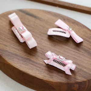 Lot de barrettes roses faites main pour chiens avec perles et strass sur bois