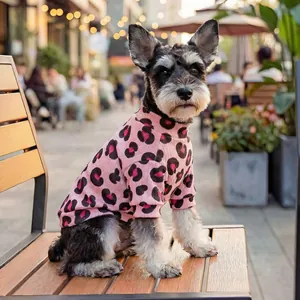 Maglione in maglia rosa leopardata per cani piccoli con dettagli a coste sul collo