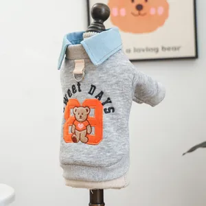 Grauer Haustierpullover mit Denim-Kragen, Teddybär-Patch und D-Ring für kleine Hunde