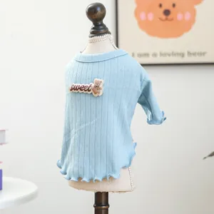 Hellblauer Haustier-Strickpullover mit süßer Bären-Stickerei und gerüschtem Saum