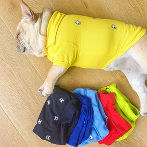 Détail de polos pour animaux avec broderie Bouledogue Français sur tissu de haute qualité