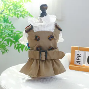 Robe trench kaki pour chien avec col en dentelle blanche et ceinture pour petits animaux