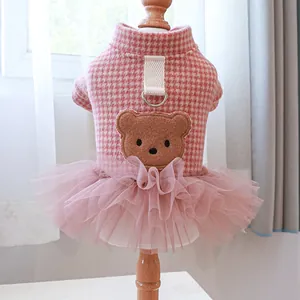 Rosa Hunde-Kleid mit Hahnentrittmuster, Teddybär-Aufnäher und integriertem D-Ring
