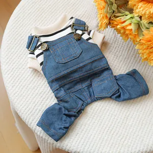 Ensemble chemise rayée et salopette en jean pour petits chiens et chats