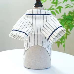 Gestreiftes Haustier-Baseballshirt für kleine Hunde und Katzen mit marineblauen Details