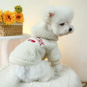 Warmer Sherpa-Fleece-Hunde-Hoodie in Creme mit roter New York Stickerei für den Herbst