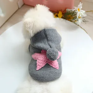 Jersey de punto con capucha para perro gris y patrón de estrella de mar rosa