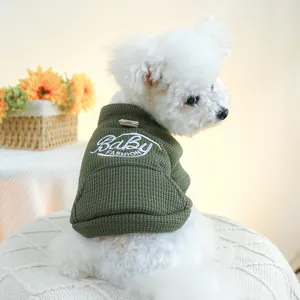 Sweat pour animal en tricot gaufré vert foncé avec broderie Baby FASHION et anneau en D