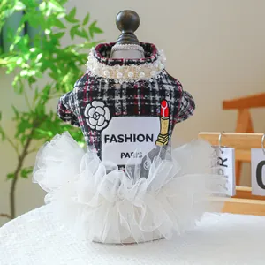 Hundekleid mit Karomuster Spitze Perlenkragen und Tüllrock für den Herbst und Winter