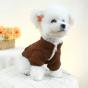 Veste chaude en maille gaufrée marron foncé avec fermeture éclair pour petit chien