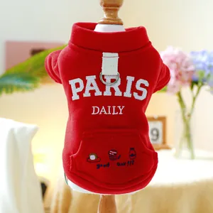 Roter Haustier-Kapuzenpullover aus Strickbaumwolle mit Paris-Stickerei und Metall-D-Ring
